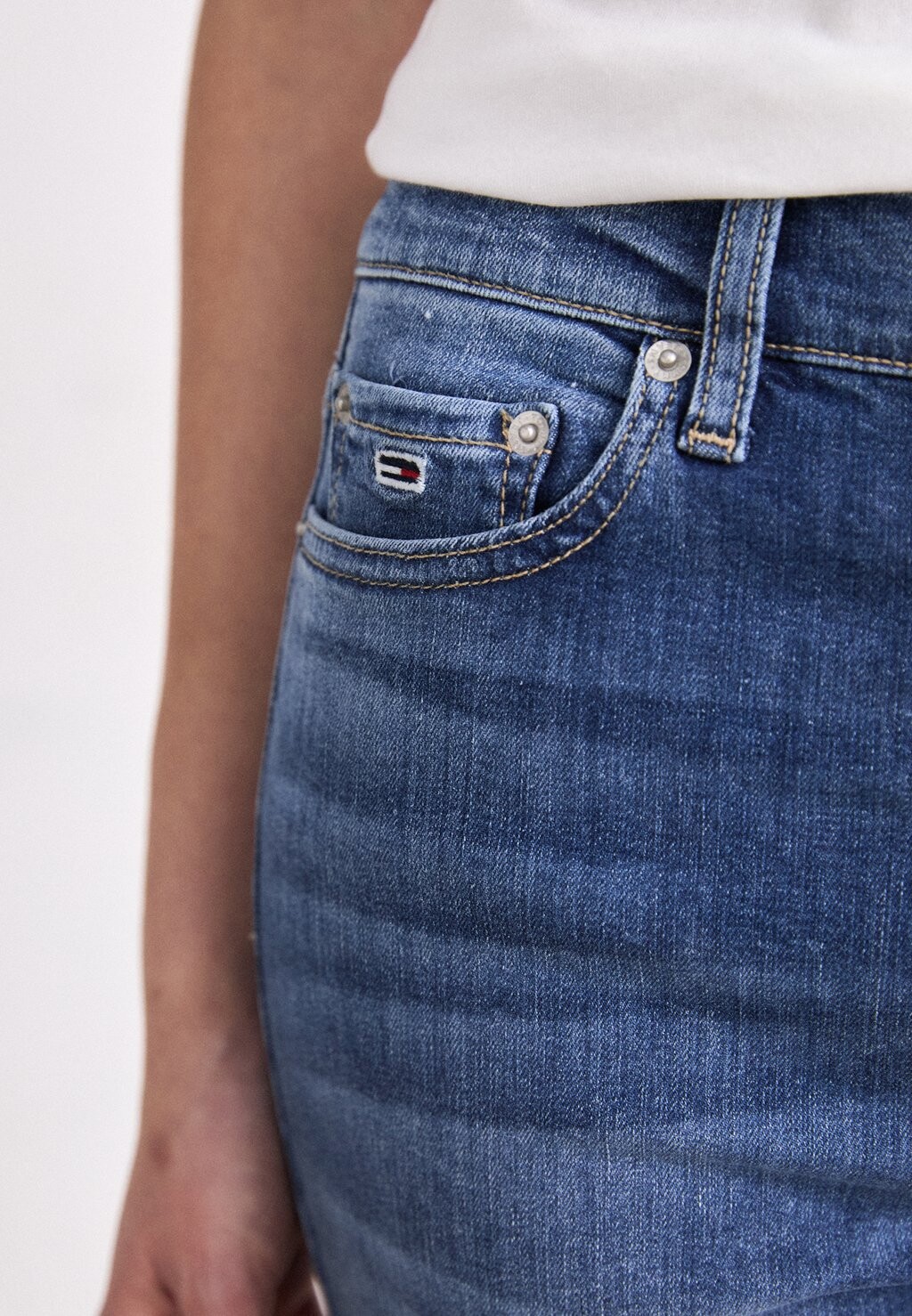 

Джинсы облегающие NORA Tommy Jeans, синий деним