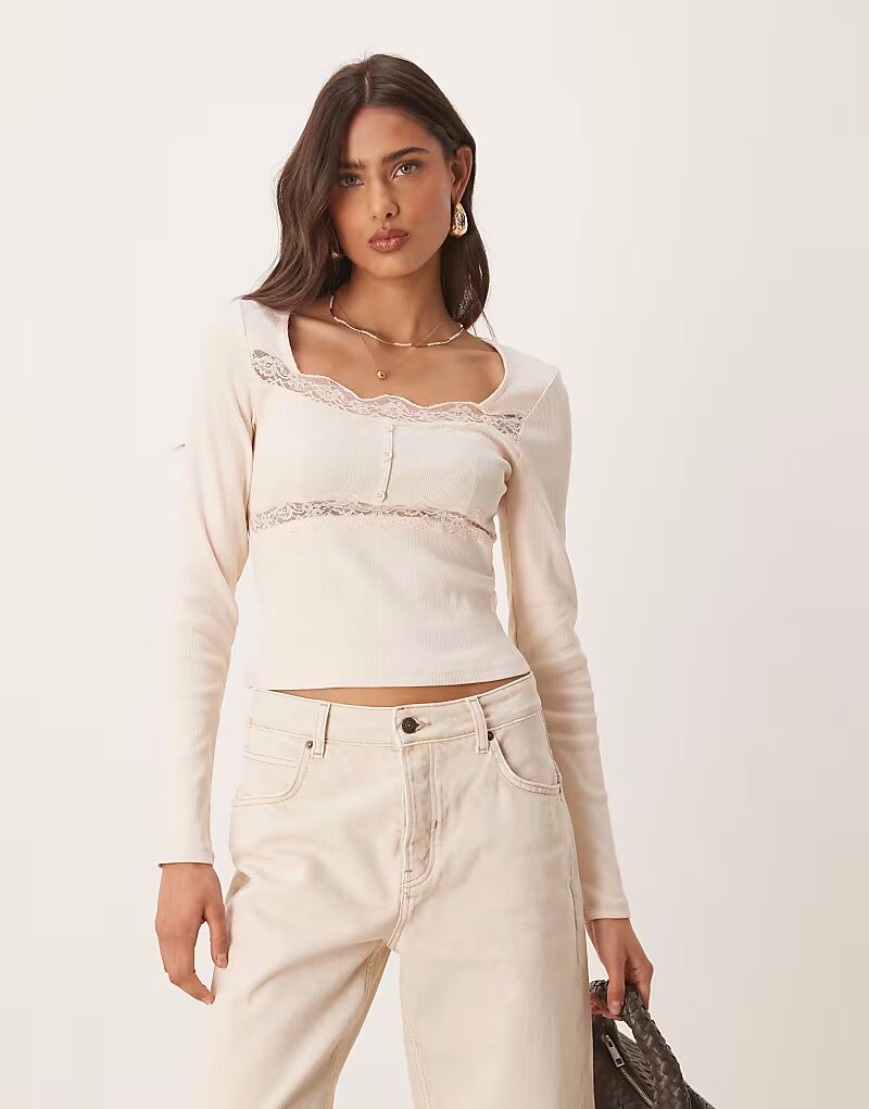 

Топ ASOS DESIGN в рубчик с длинными рукавами, кружевом и пуговицами кремового цвета