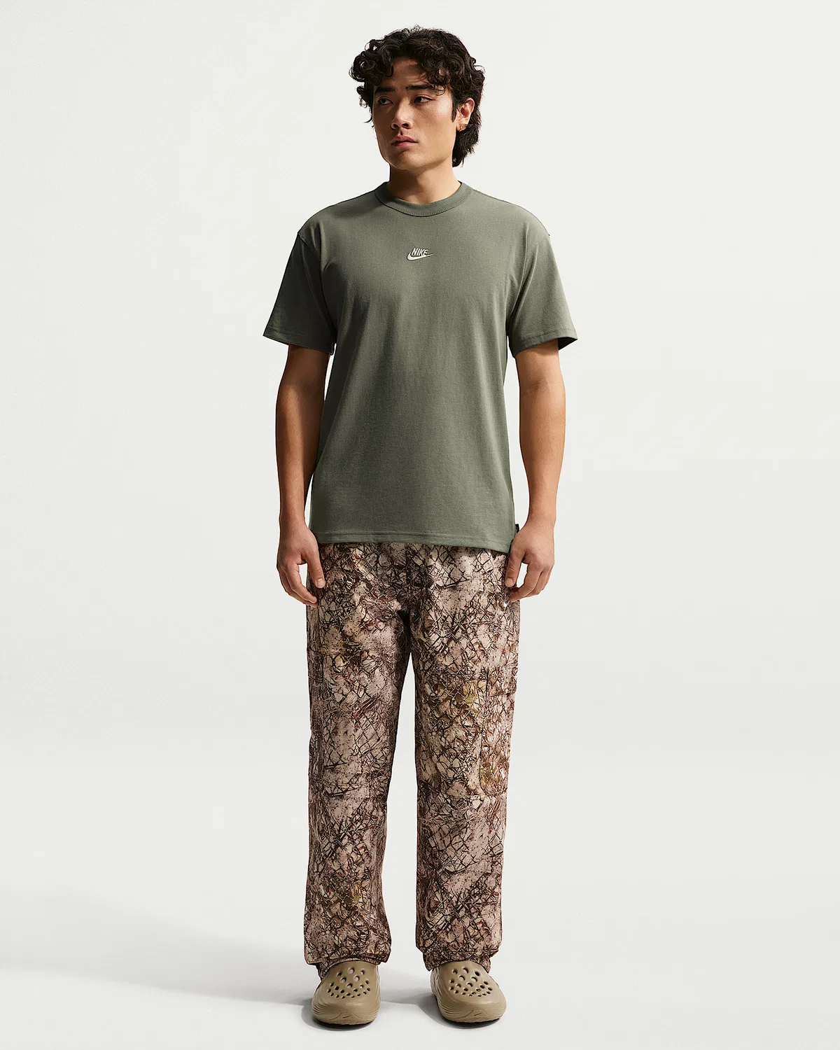 Мужская футболка Nike Sportswear Premium Essentials, Silver Sage — фото 4