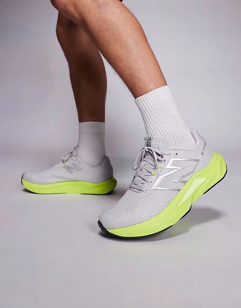 Кроссовки для бега New Balance Fuelcell Propel серого и неоново-зеленого цвета