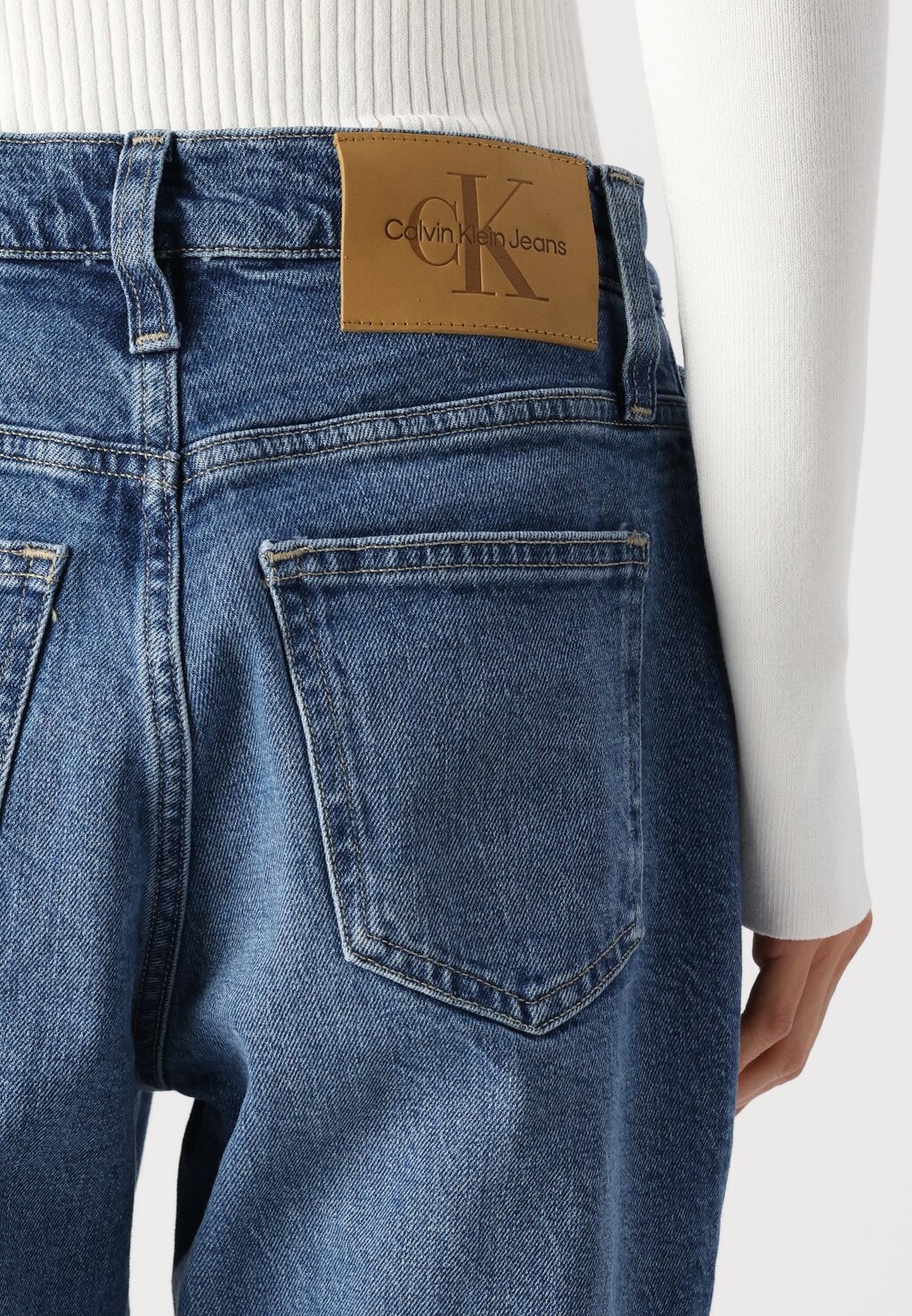 

Джинсы зауженного кроя MOM JEAN Calvin Klein Jeans, темно-синий деним
