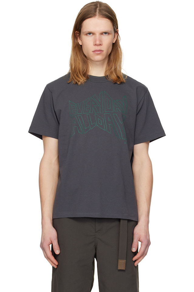 

Sacai Серая футболка с принтом "Джефф Сакаи"