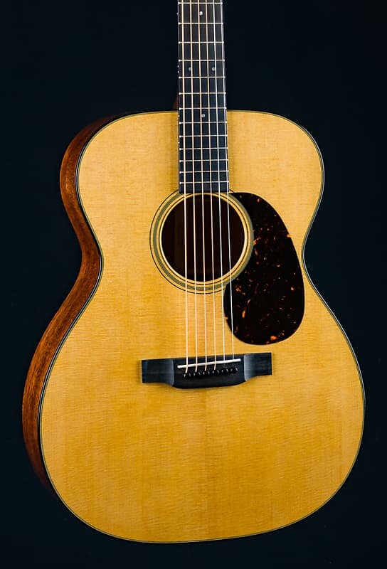 

Акустическая гитара Martin 000-18 Mahogany and Sitka Spruce NEW