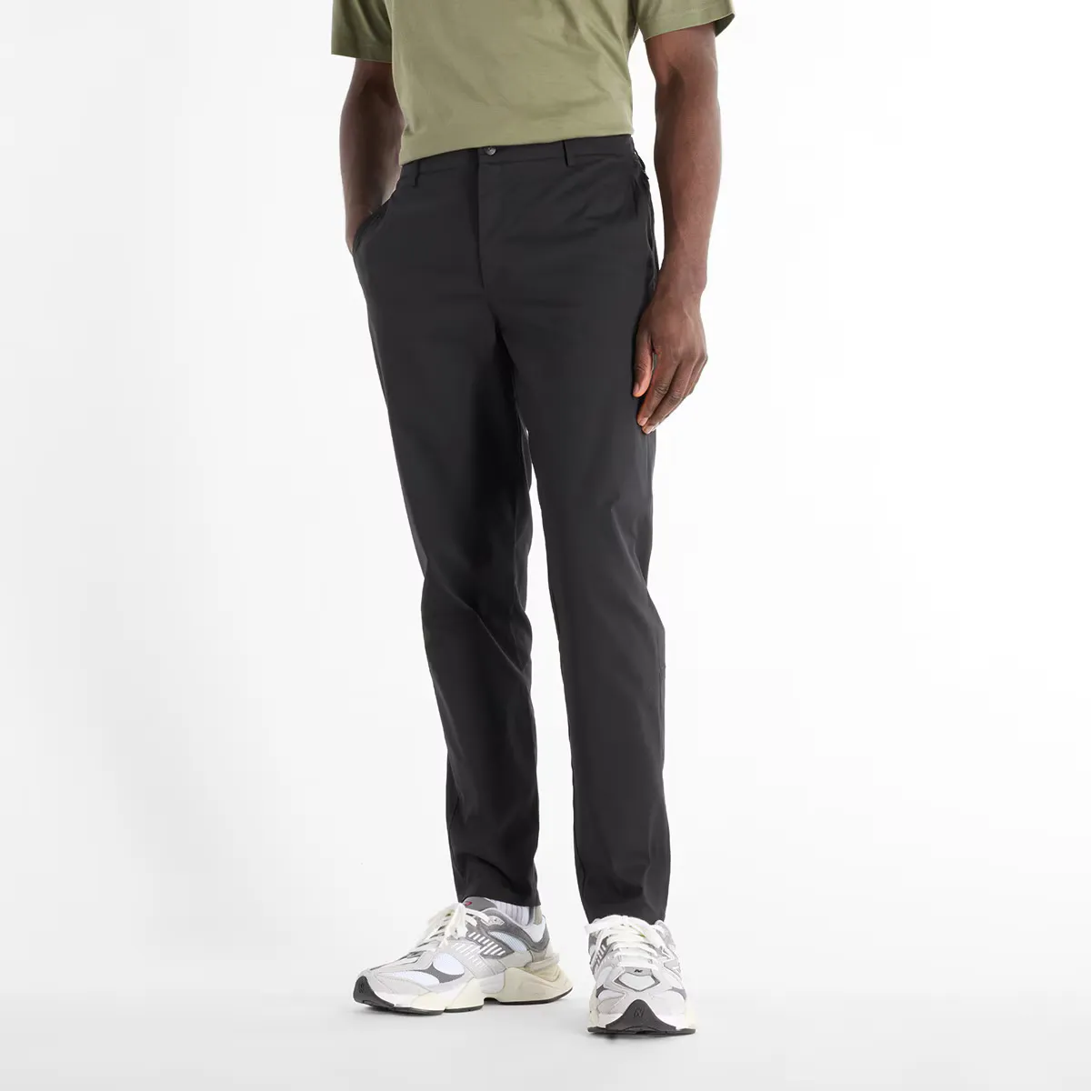 

Мужские брюки New Balance MP43554BK, черный