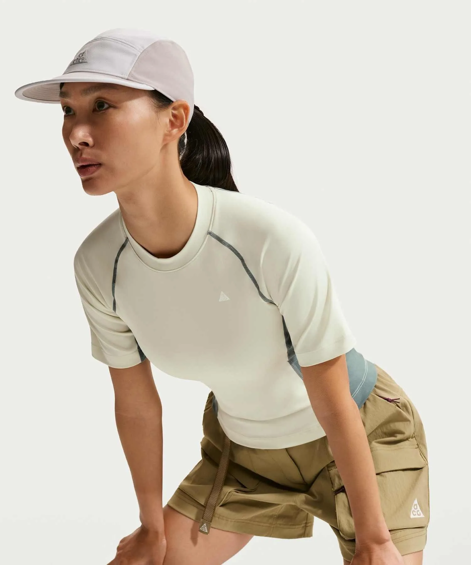 Женский топ для активного отдыха с технологией Dri-FIT Nike ACG Wildsee зеленый — фото 3