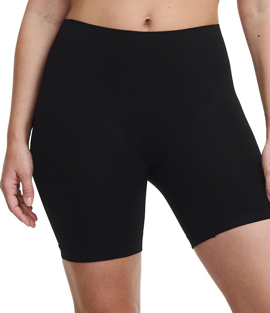 

Моделирующие шорты Chantelle Smooth Comfort длиной до середины бедра, черный