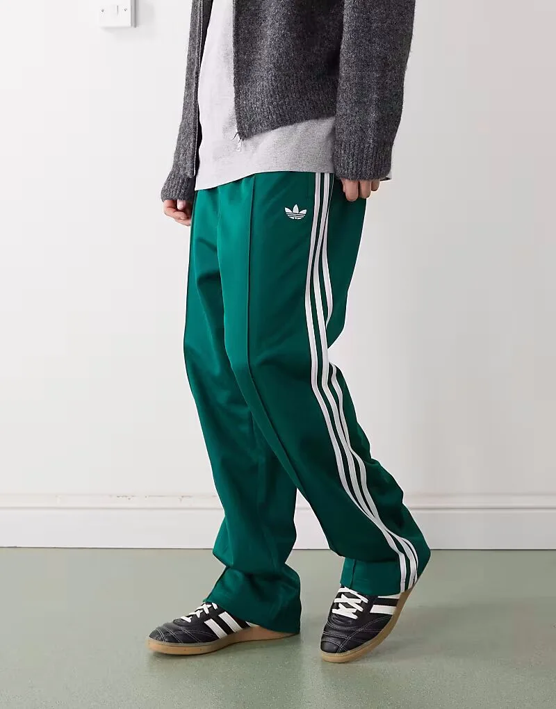 Свободные спортивные штаны Adidas Originals зеленого цвета