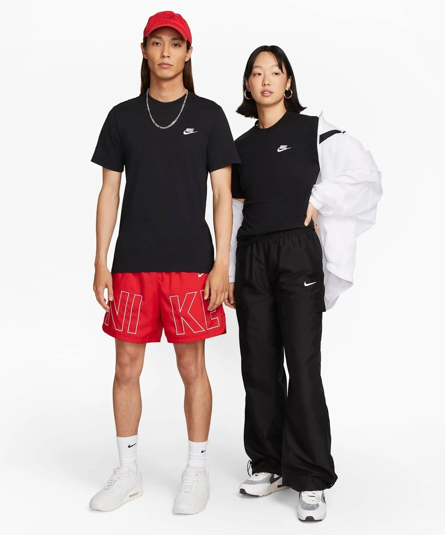 Мужская футболка Nike Sportswear Club с логотипом чёрная — фото 4