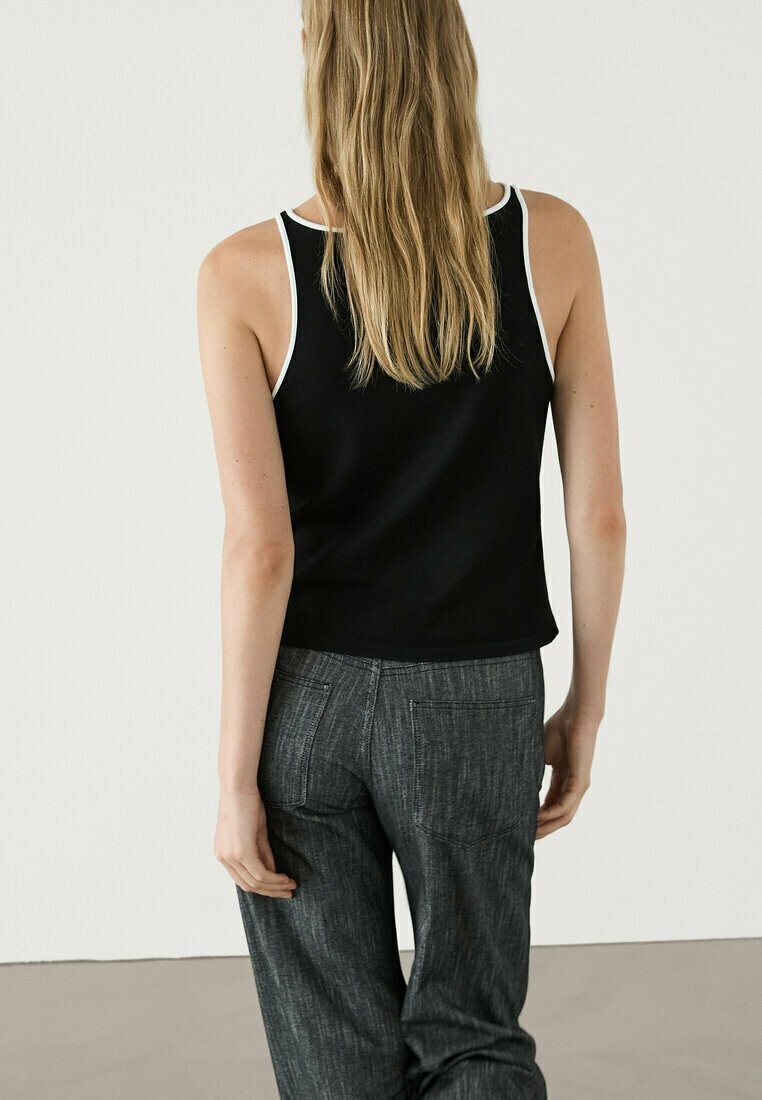 

Топ Massimo Dutti, черный