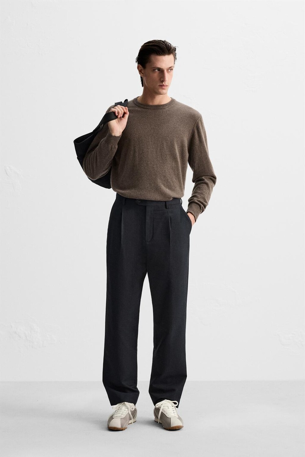 

Брюки из хлопка/шерсти со складками ZARA, темно-синий