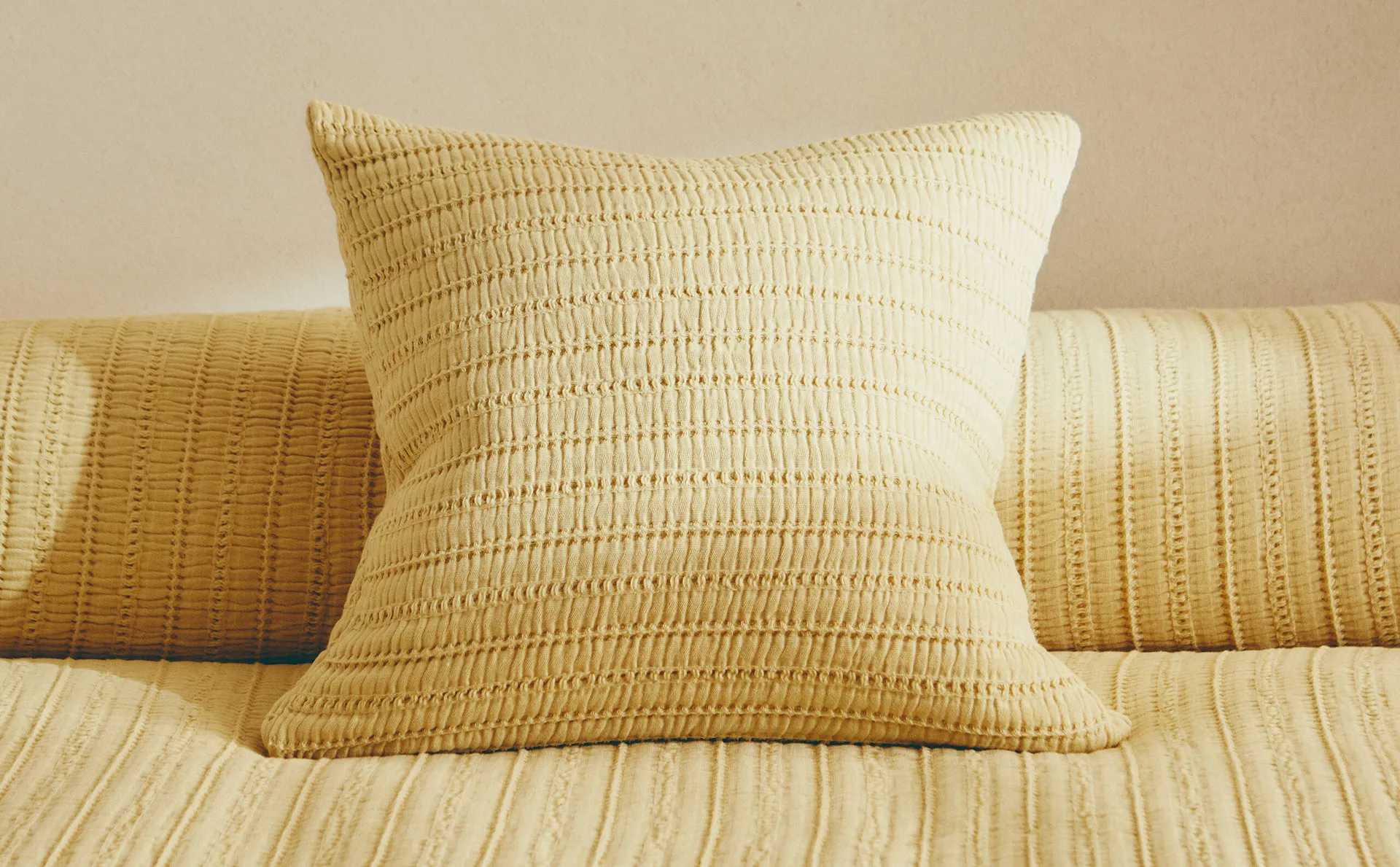 

Детский текстурированный чехол на подушку Zara Home, горчично-желтый