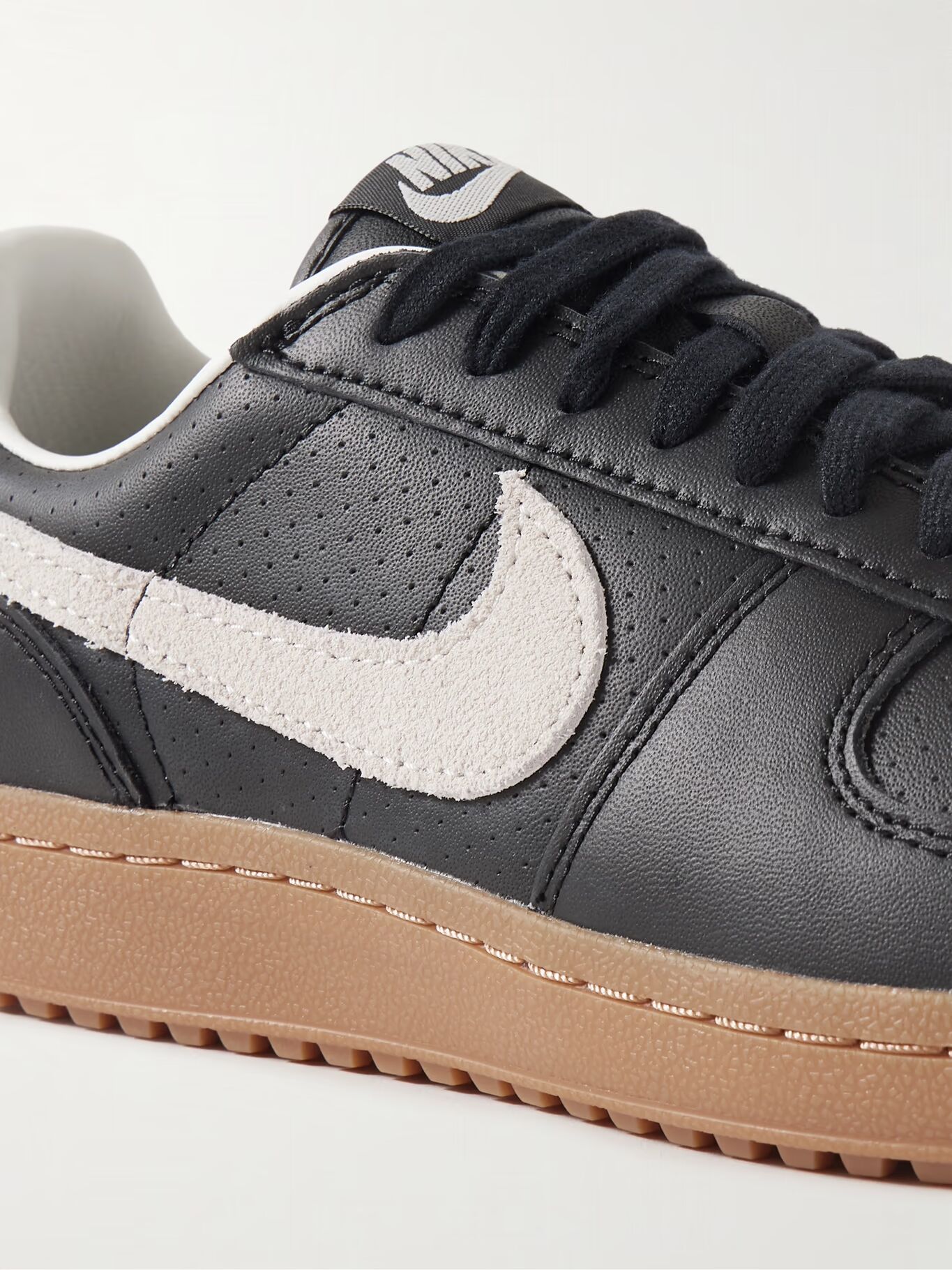 

Кроссовки Field General 82 SP из перфорированной кожи с замшевой отделкой NIKE, черный