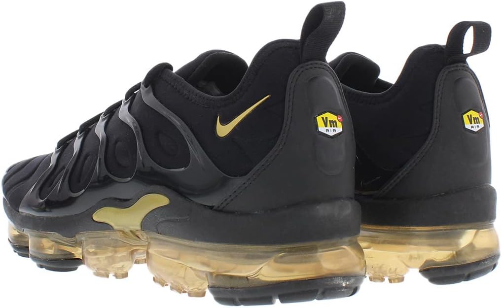Мужские беговые кроссовки Nike Air Vapormax Plus, черный/золотой — фото 2