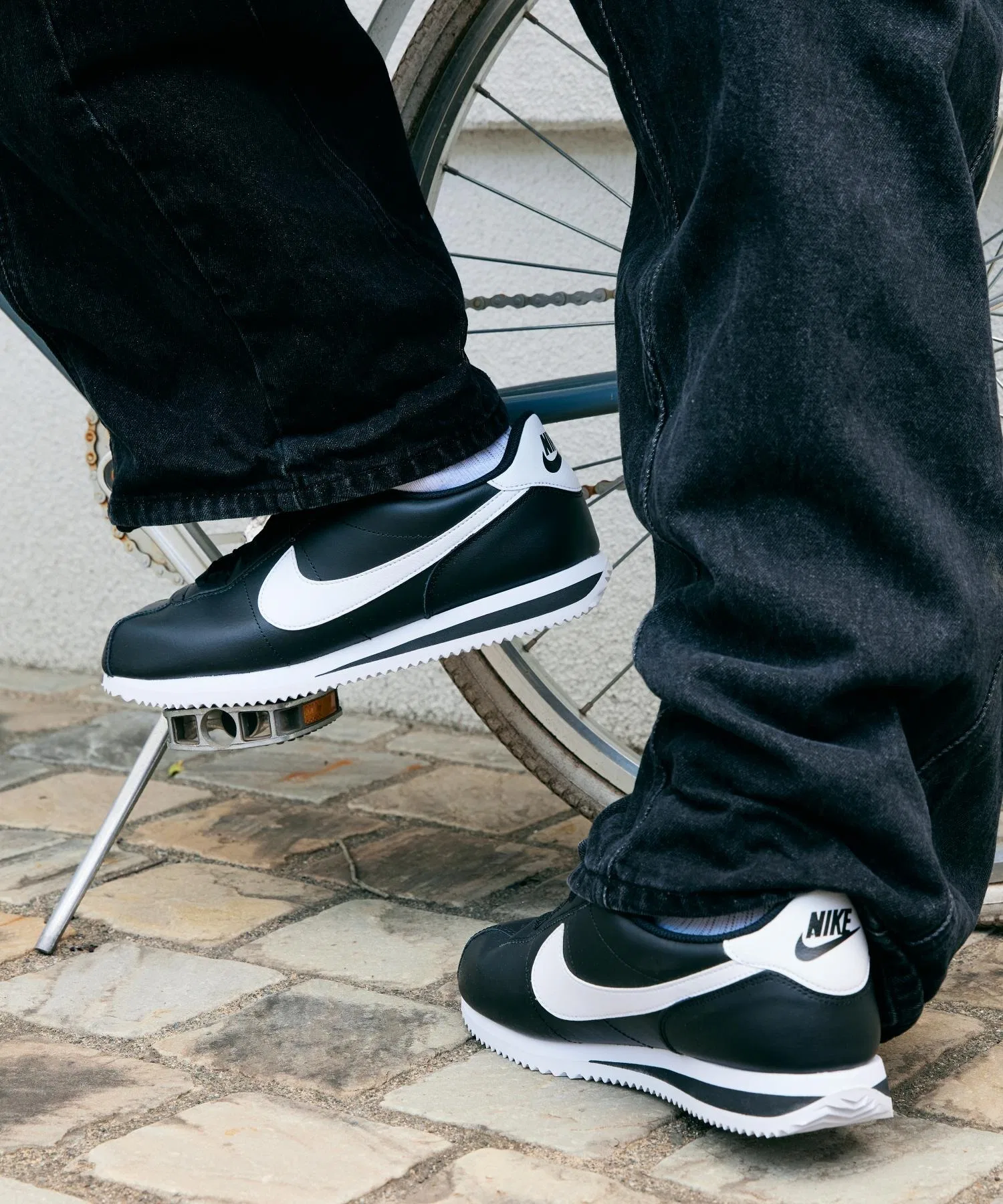 Мужские кроссовки Nike Cortez Leather Men's Shoes DM4044-001 — фото 4