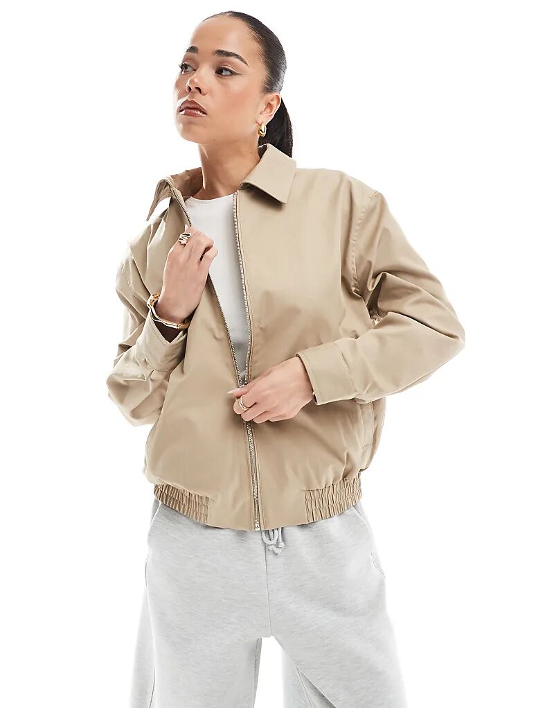 

Куртка Harrington бежевого цвета Pull&Bear