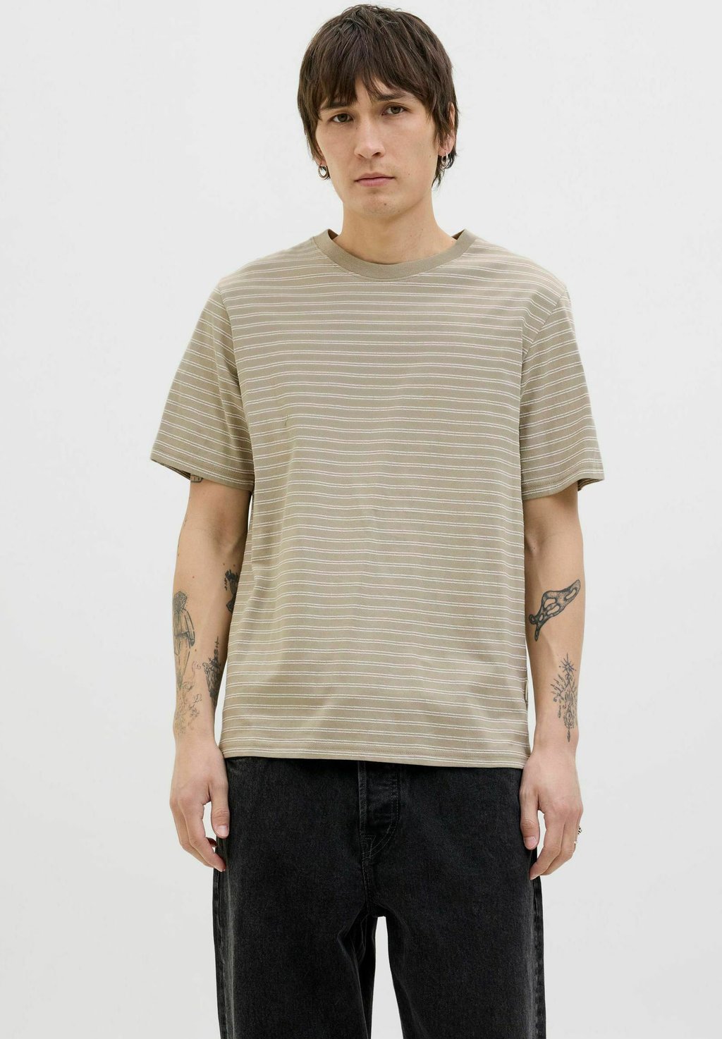 

Футболка с принтом GESTREIFT Jack & Jones, цвет Silver Sage