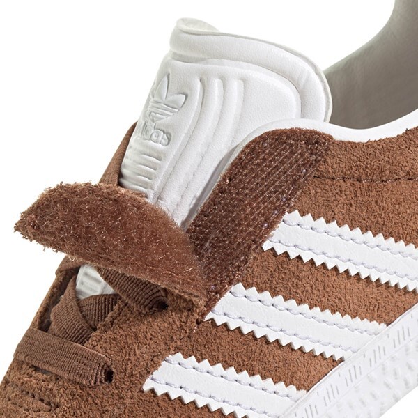 

Кроссовки adidas Gazelle Comfort Closure Athletic Shoe, цвет Preloved Brown