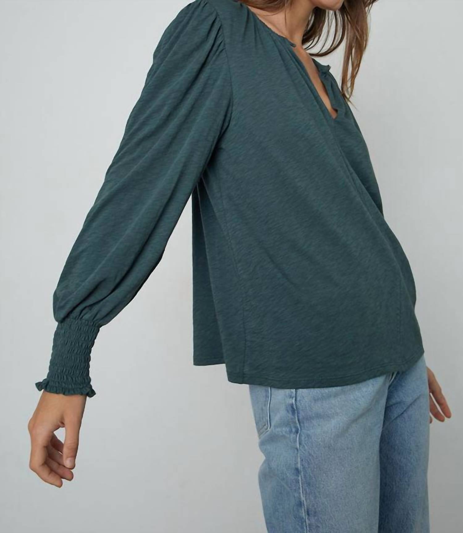 

Ирина Топ в Бракене Velvet by Graham & Spencer, цвет bracken
