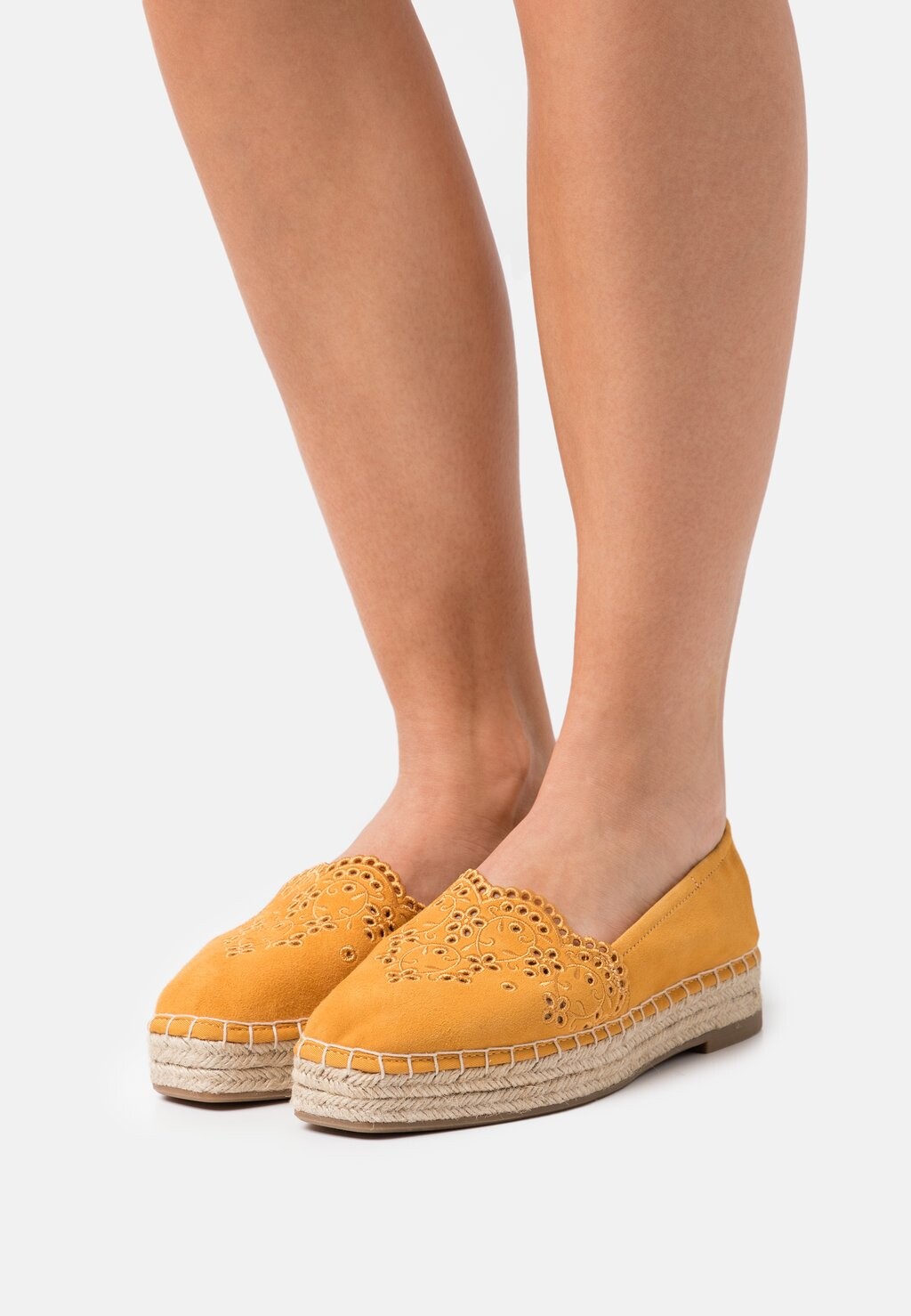 

Эспадрильи Tamaris, цвет mango