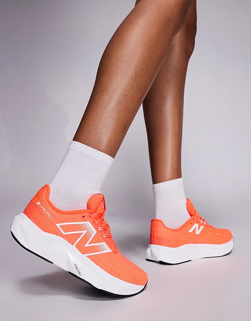 Кроссовки для бега New Balance Propel ярко-красного цвета — фото 4