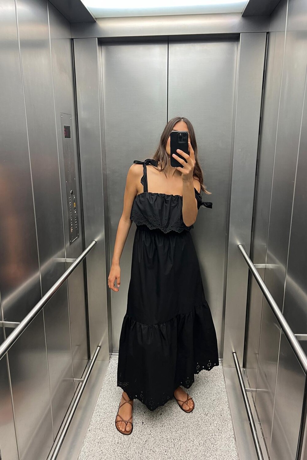 

Платье миди с вышивкой ZARA, черный