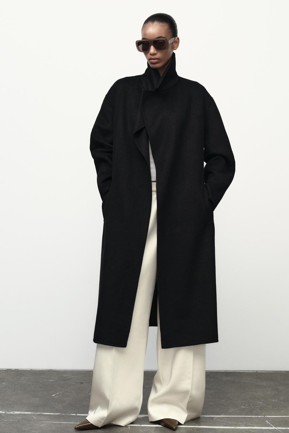 

Пальто из шерстяной смеси с поясом ZARA, черный
