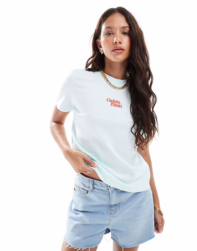 

Футболка с центральным логотипом Calvin Klein Jeans нежно-голубого цвета