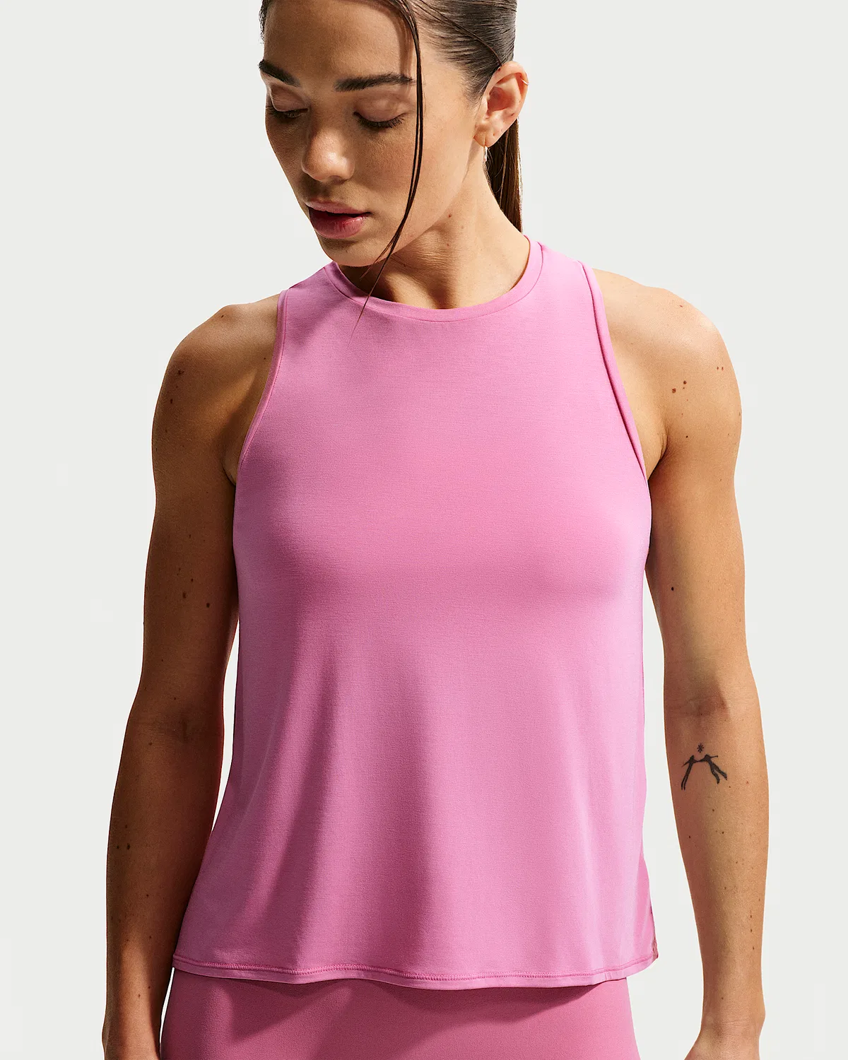 Женский топ Nike Zenvy, Peony/White