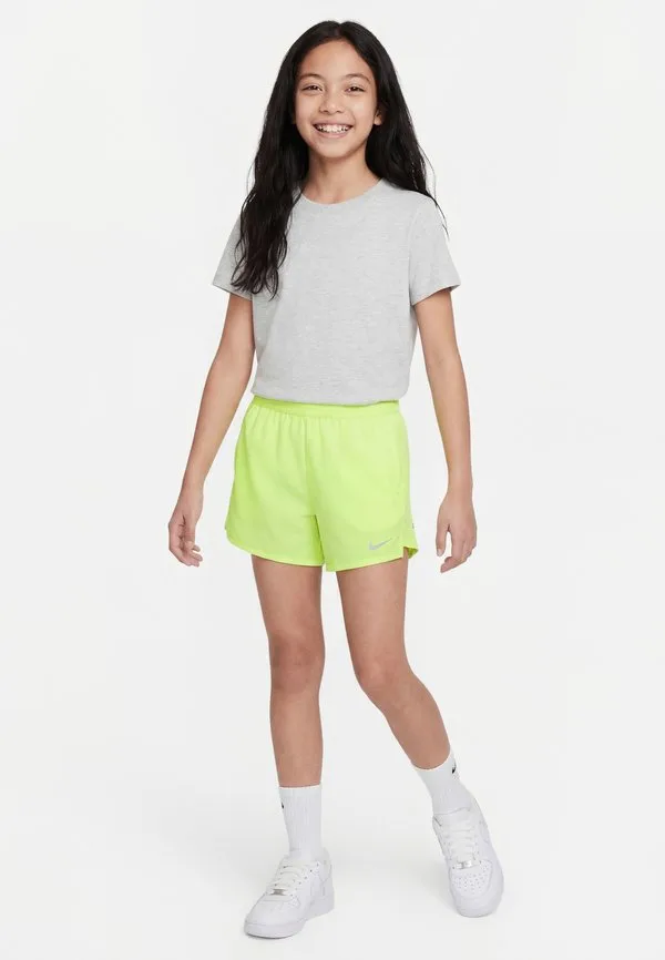 Спортивные шорты stride, цвет: ярко-серебристый/светоотражающий Nike Performance, Volt Ice/Reflective Silver-Coloured