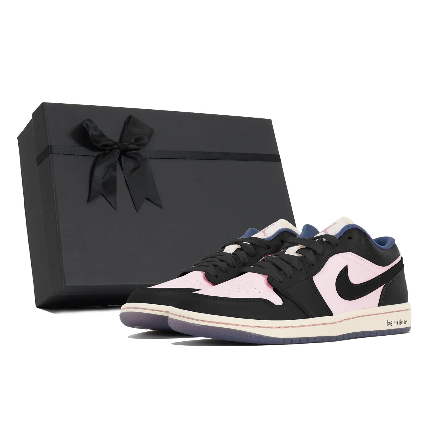 

Кроссовки Air Jordan 1 Vintage Basketball Shoes Women's Low-top Black/Pink, черный/розовый