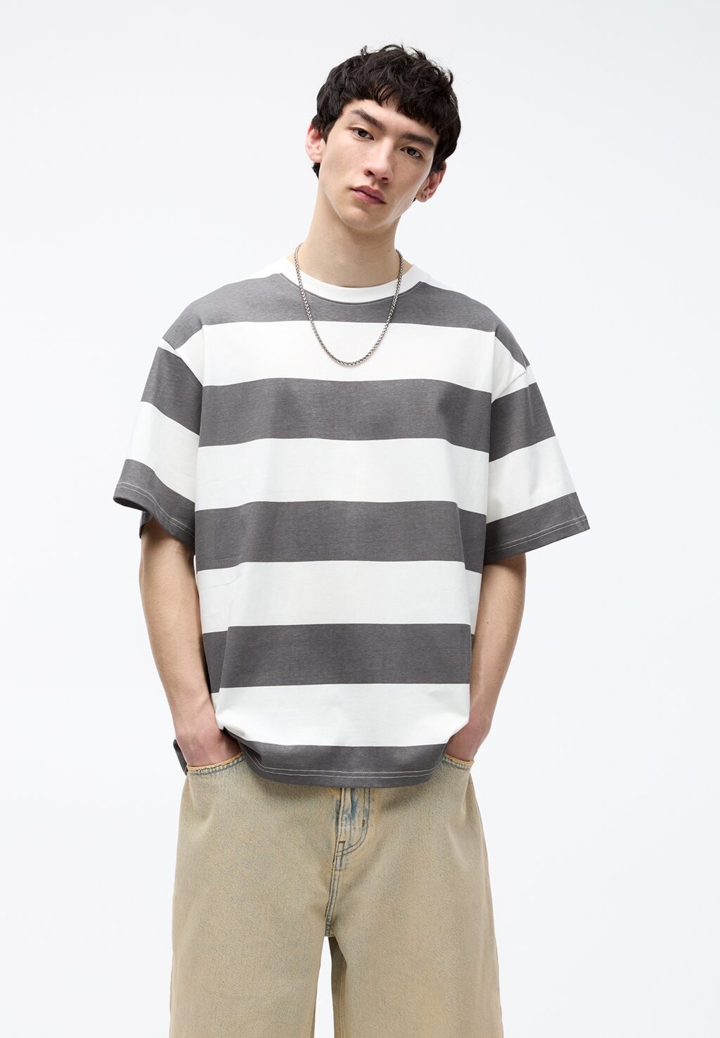 

Футболка с принтом Wide Stripe PULL&BEAR, серый