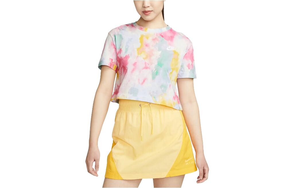 

Футболка женская многоцветная Nike