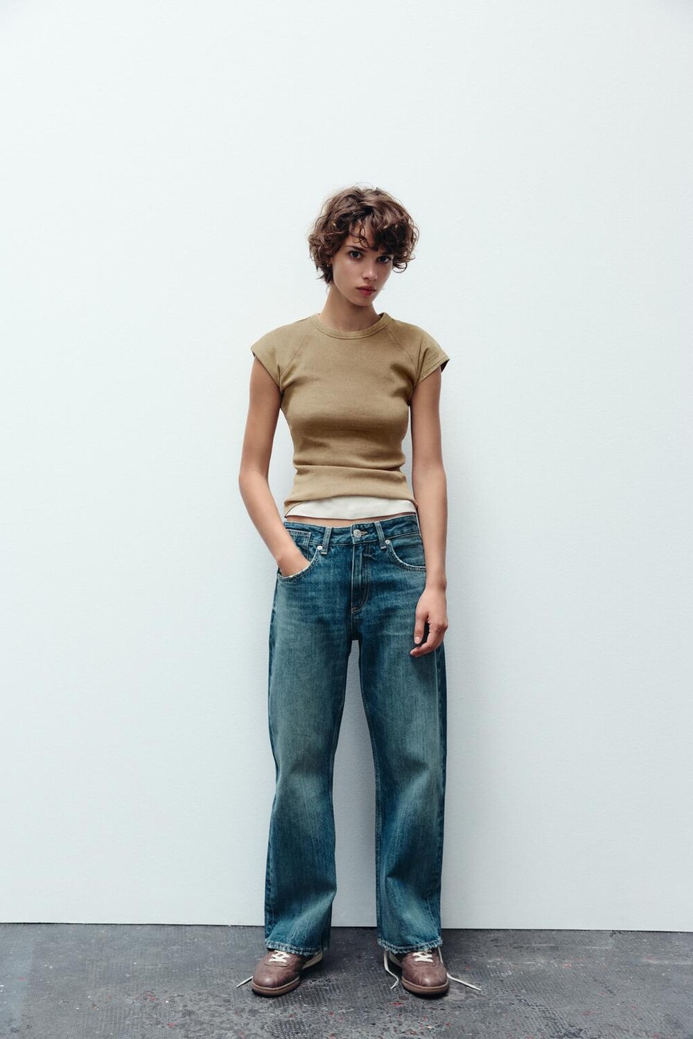

Футболка в рубчик с эффектом выцветания ZARA, охра