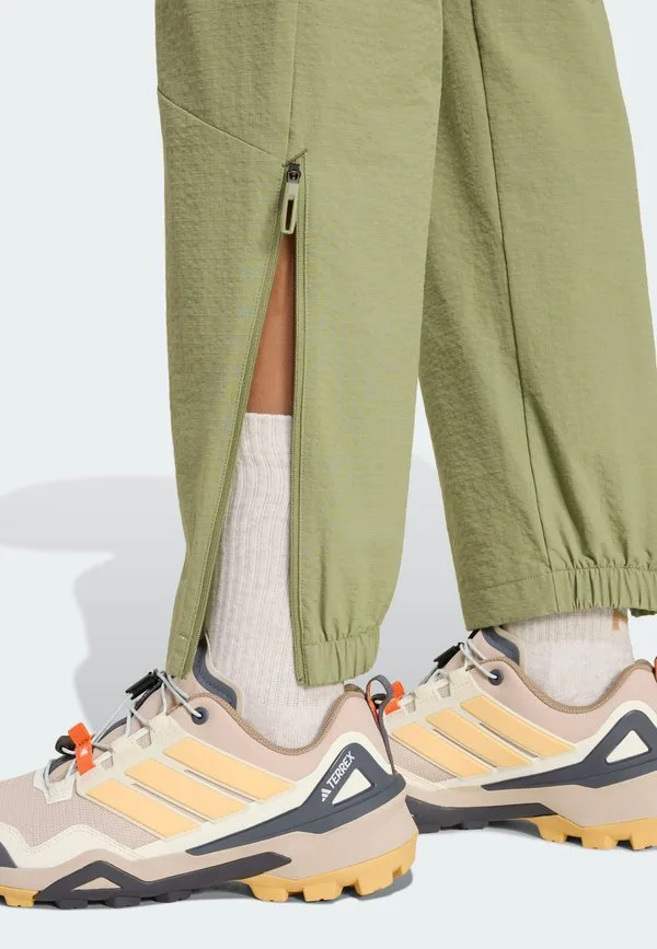 Брюки xperior utilitas с отстегивающимися штанинами для активного отдыха Adidas Terrex, Olive Strata — фото 3