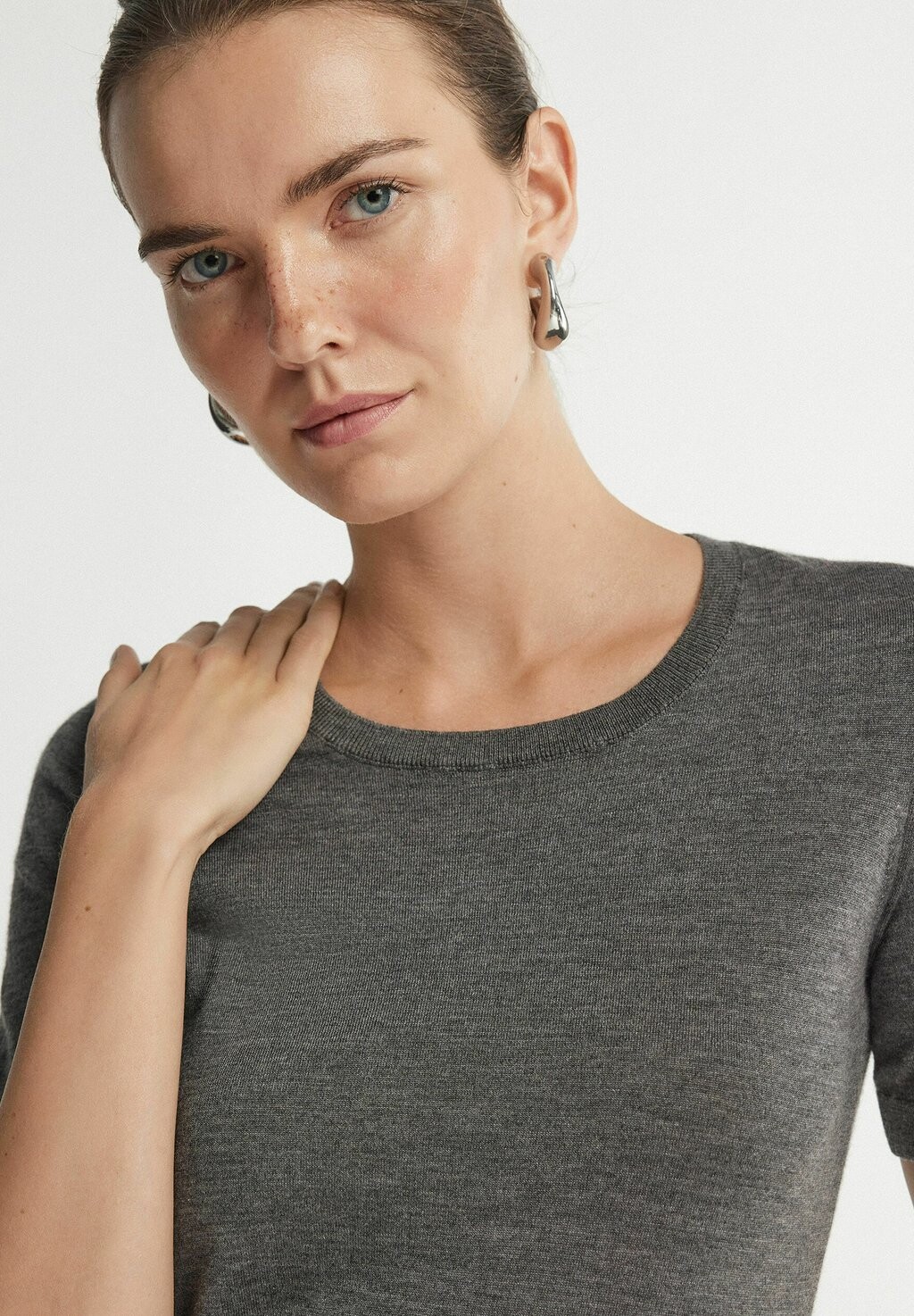 

Базовая футболка Falconeri, цвет Mottled Dark Grey