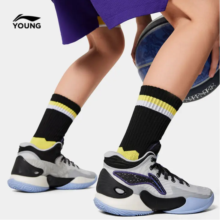 Баскетбольные кроссовки YOUNG Kids GS Mid-top Kawa Lime / Black Lining Young, белый/черный — фото 4