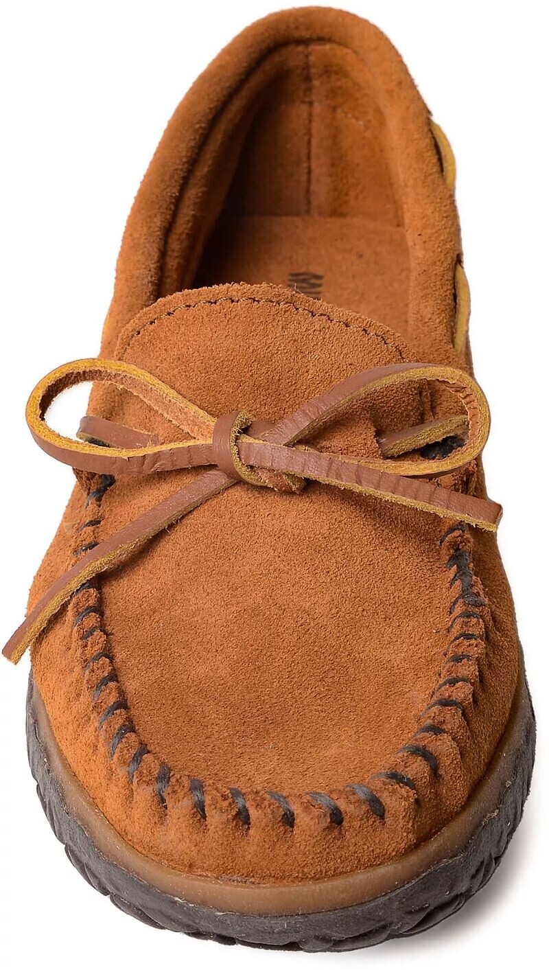 Женские лоферы Minnetonka с протектором и завязками, коричневый — фото 4