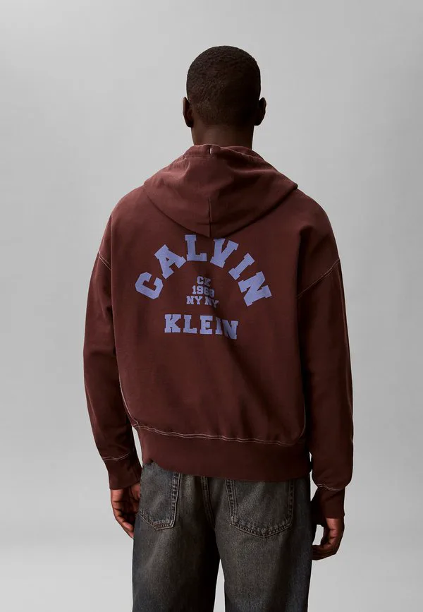 

Свободная толстовка на молнии с логотипом Calvin Klein Jeans, Nurture Navy, Синий, Свободная толстовка на молнии с логотипом Calvin Klein Jeans, Nurture Navy