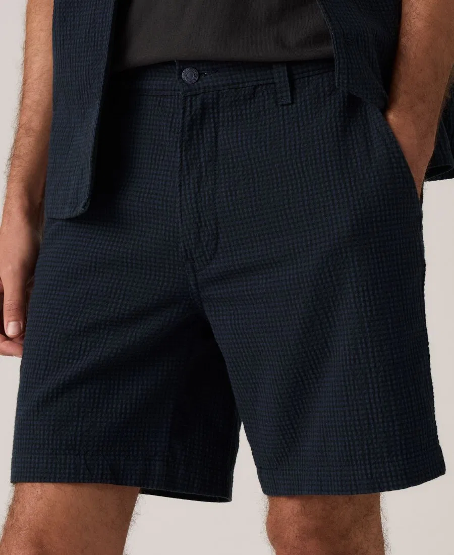 Премиальные мужские шорты-чиносы стандартного кроя, длина 20 см Levi'S, темно-синий — фото 4