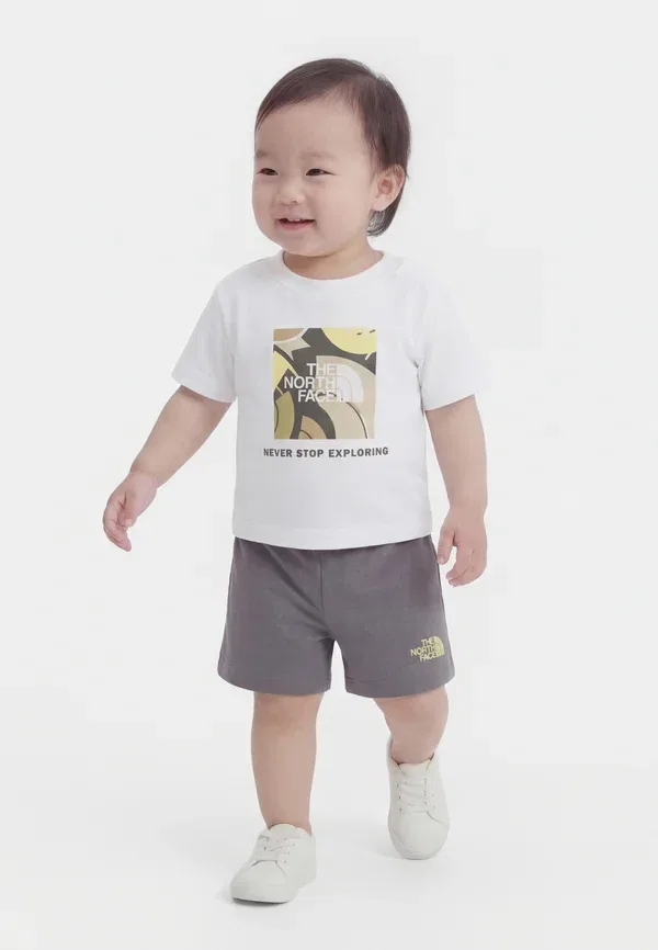 Шорты The North Face Box Play Regular Graphic Set, белый/дымчатый жемчуг