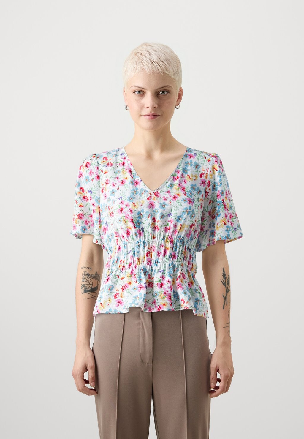 

Блуза Vmflower V Neck Vero Moda, ярко-белая