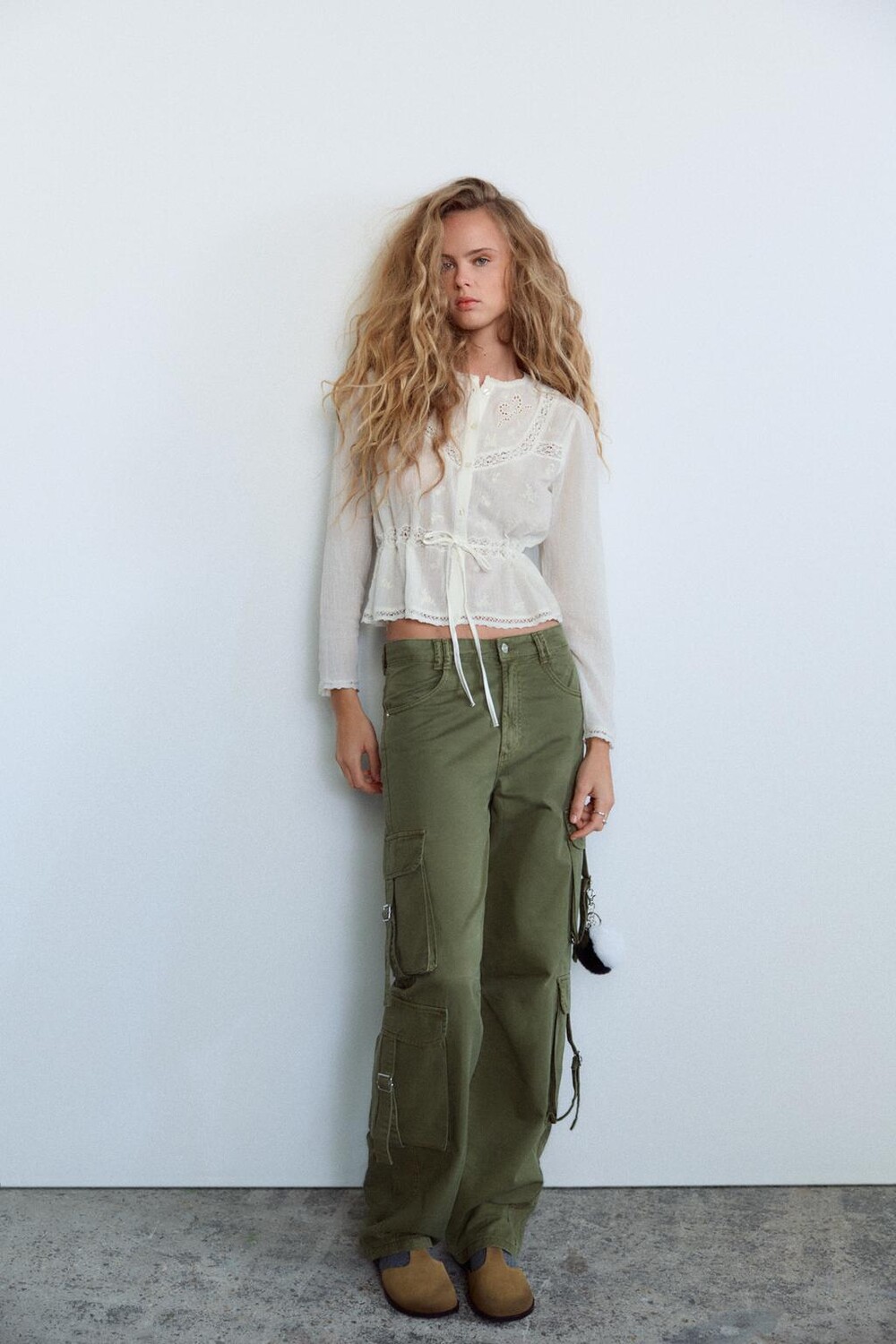 

Шифоновая рубашка с вышивкой ZARA, экрю