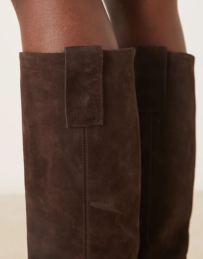 Сапоги Camelia из высококачественной замши шоколадного цвета от ASOS DESIGN — фото 2