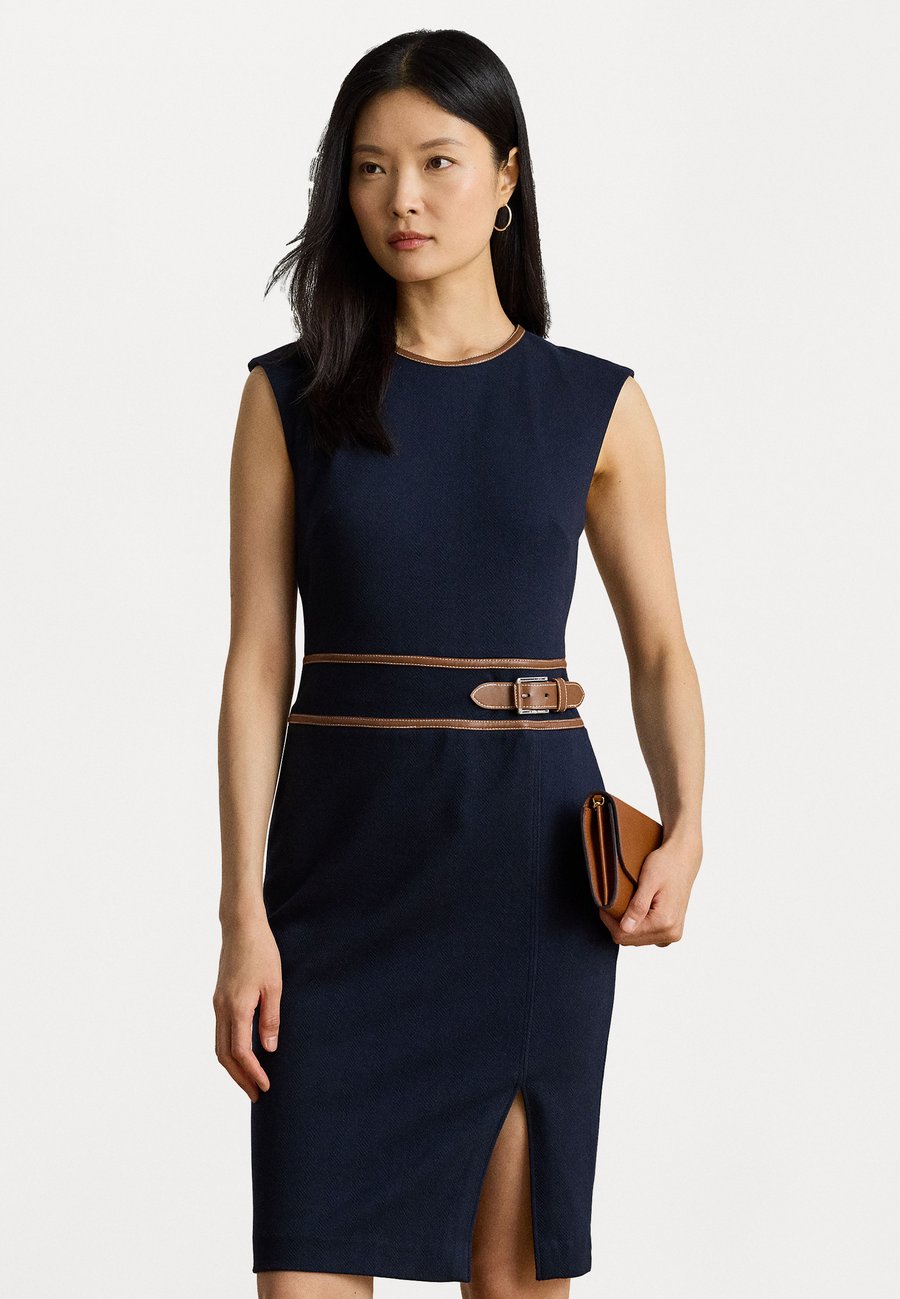 

Платье Lauren Ralph Lauren BUCKLE-TRIM HERRINGBONE CAP-SLEEVE DRESS, Lauren Navy/Dark Blue