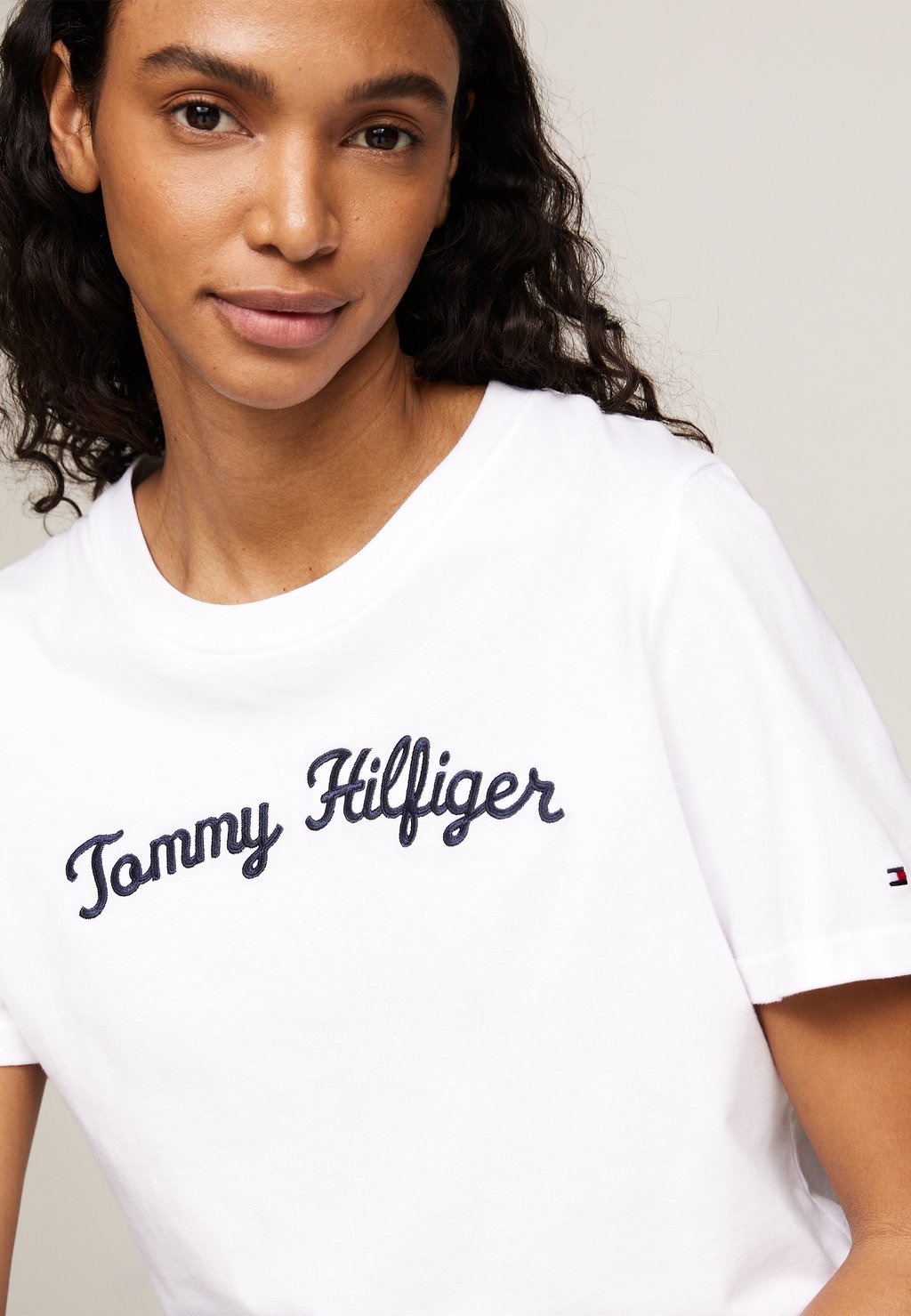 

Футболка с принтом SCRIPT Tommy Hilfiger, белый