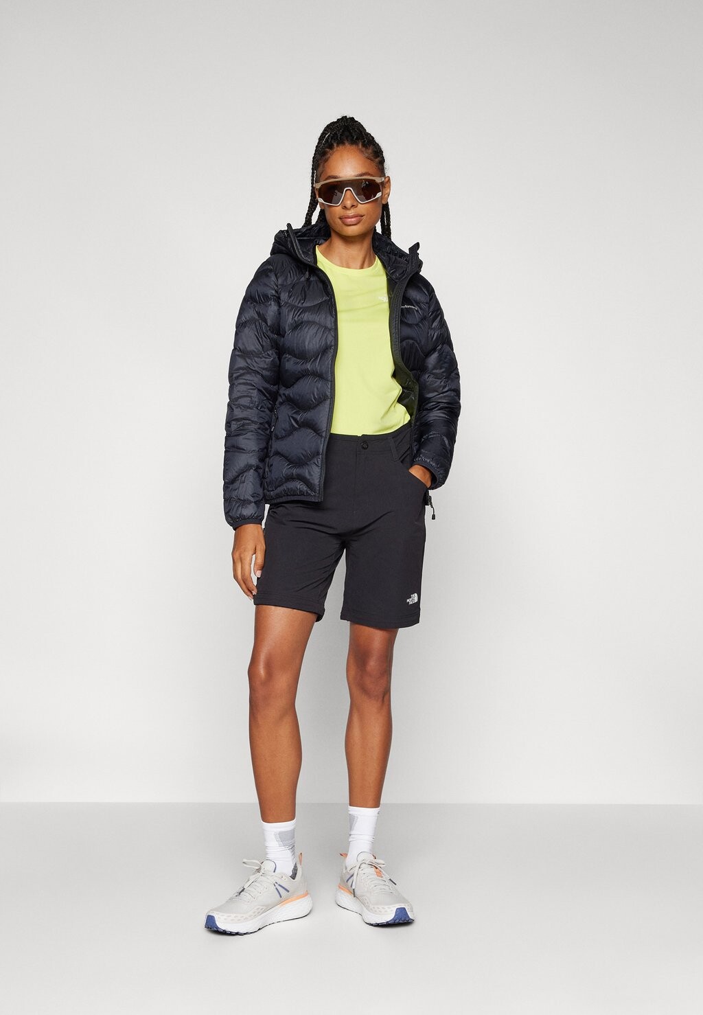 

Пуховик HELIUM HOOD JACKET Peak Performance, черный