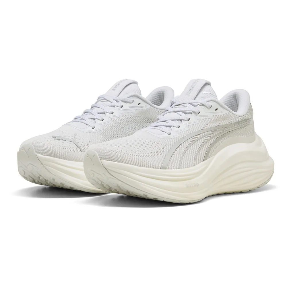 Беговые кроссовки Puma Magmax NITRO, белый