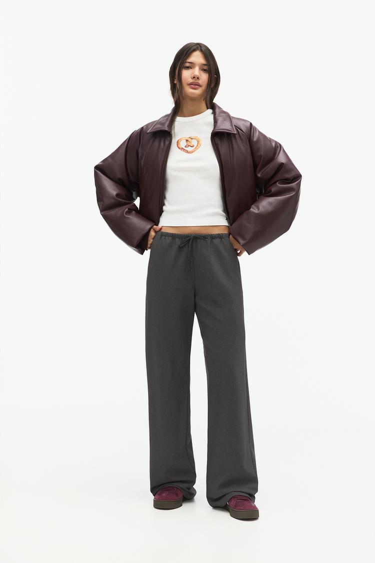 

Струящиеся брюки с эластичным поясом Pull And Bear, черный