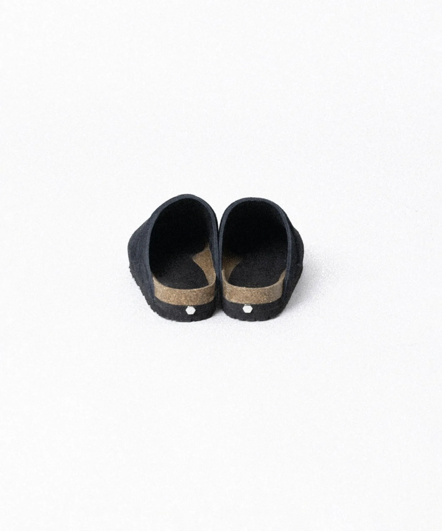 Унисекс слипоны из натуральной кожи с шестигранными болтами CONZ SPACE CLOGS черные — фото 3