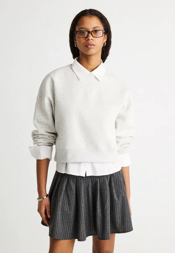 

Укороченная толстовка с круглым вырезом Gina Tricot, Light Grey Melange, Серый, Укороченная толстовка с круглым вырезом Gina Tricot, Light Grey Melange